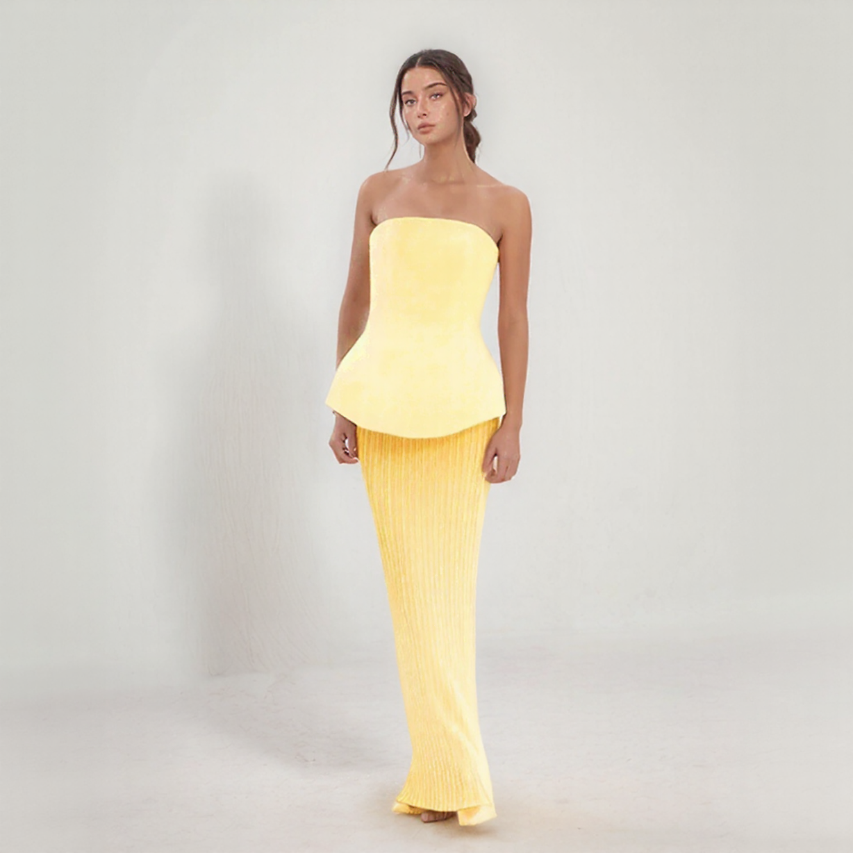 Queena | Ensemble Tendance – Crop Top Bandeau og Høy Midje Lang Skjørt