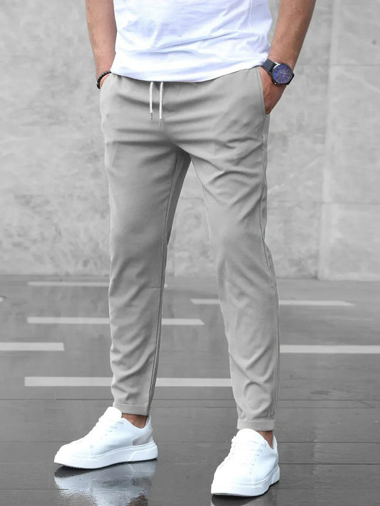 Marco | Pantalón Descontracturado Hombre – Corte Ajustado y Tendencia 