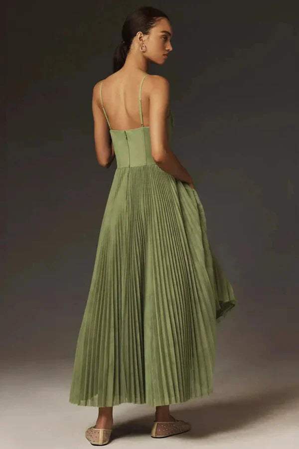 Cassandre | Robe Classique – Plis Souples Et Silhouette Évasée