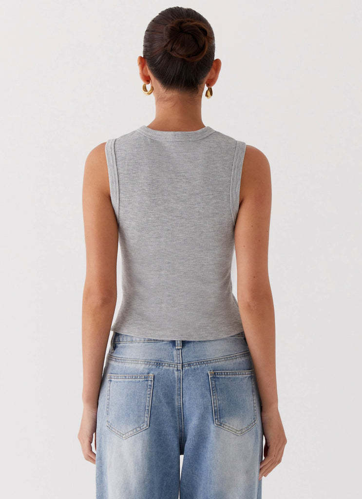 Isabelle | Topp Uten Ermer Med Knapper – Avslappet Eleganse 