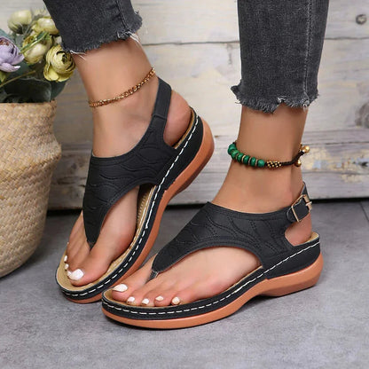 White | Sandals with Adjustable Strap – Simplicity and Everyday Style 