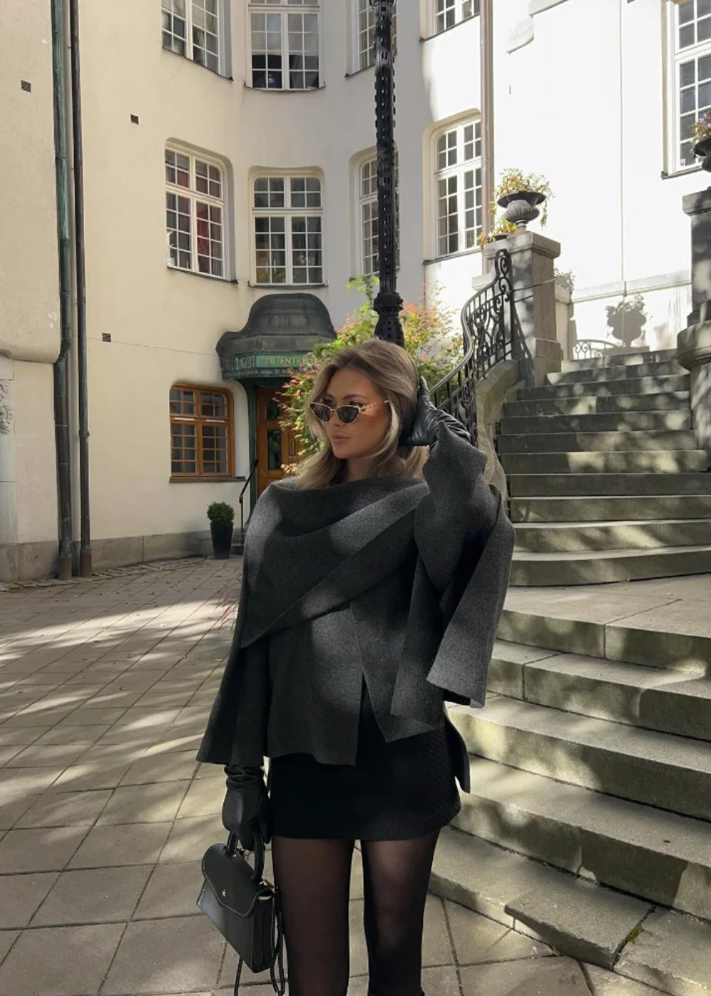 Fernande | Luxe Cape Mantel – Tijdloze En Verfijnde Elegant 