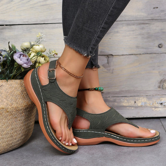 White | Sandals with Adjustable Strap – Simplicity and Everyday Style 