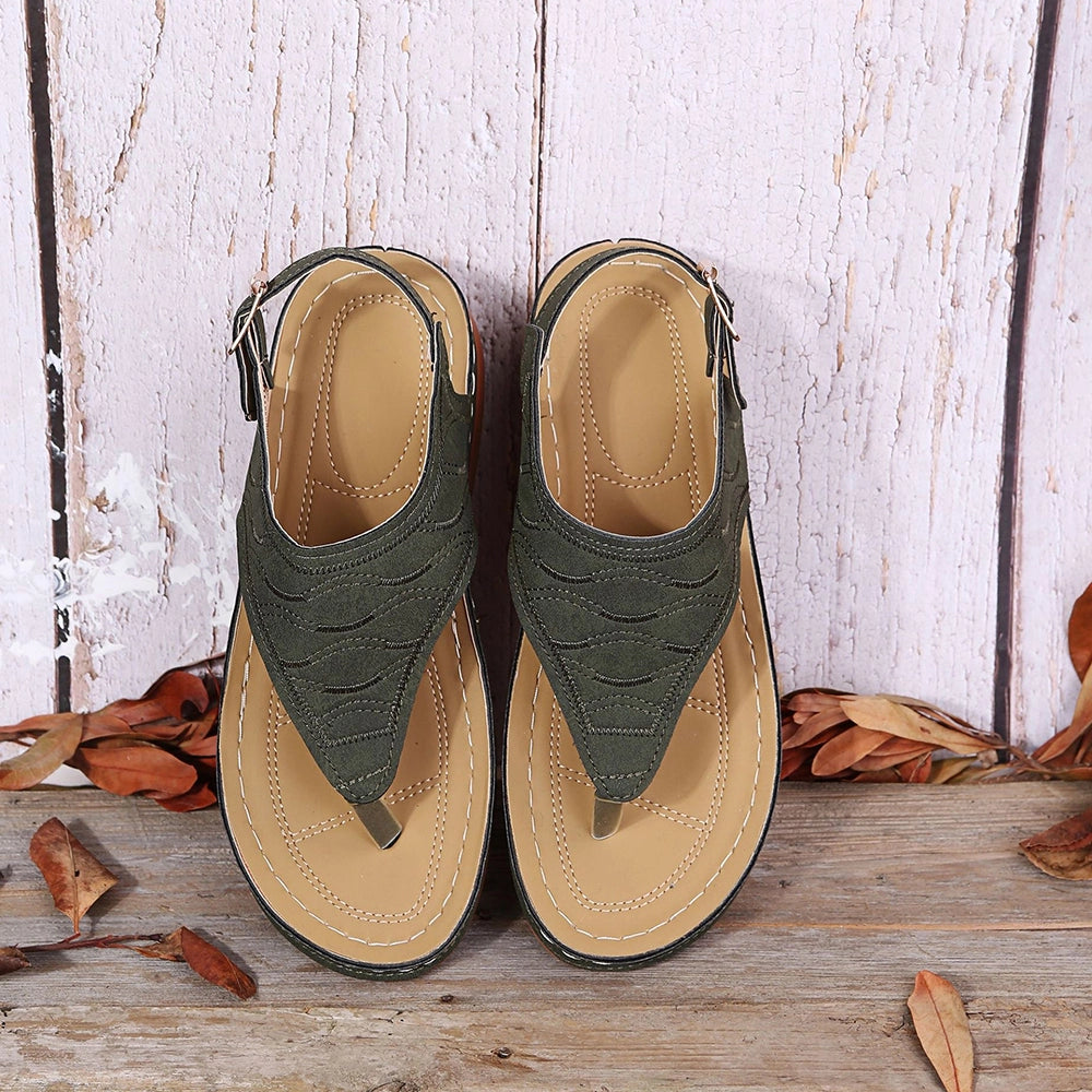 White | Sandals with Adjustable Strap – Simplicity and Everyday Style 